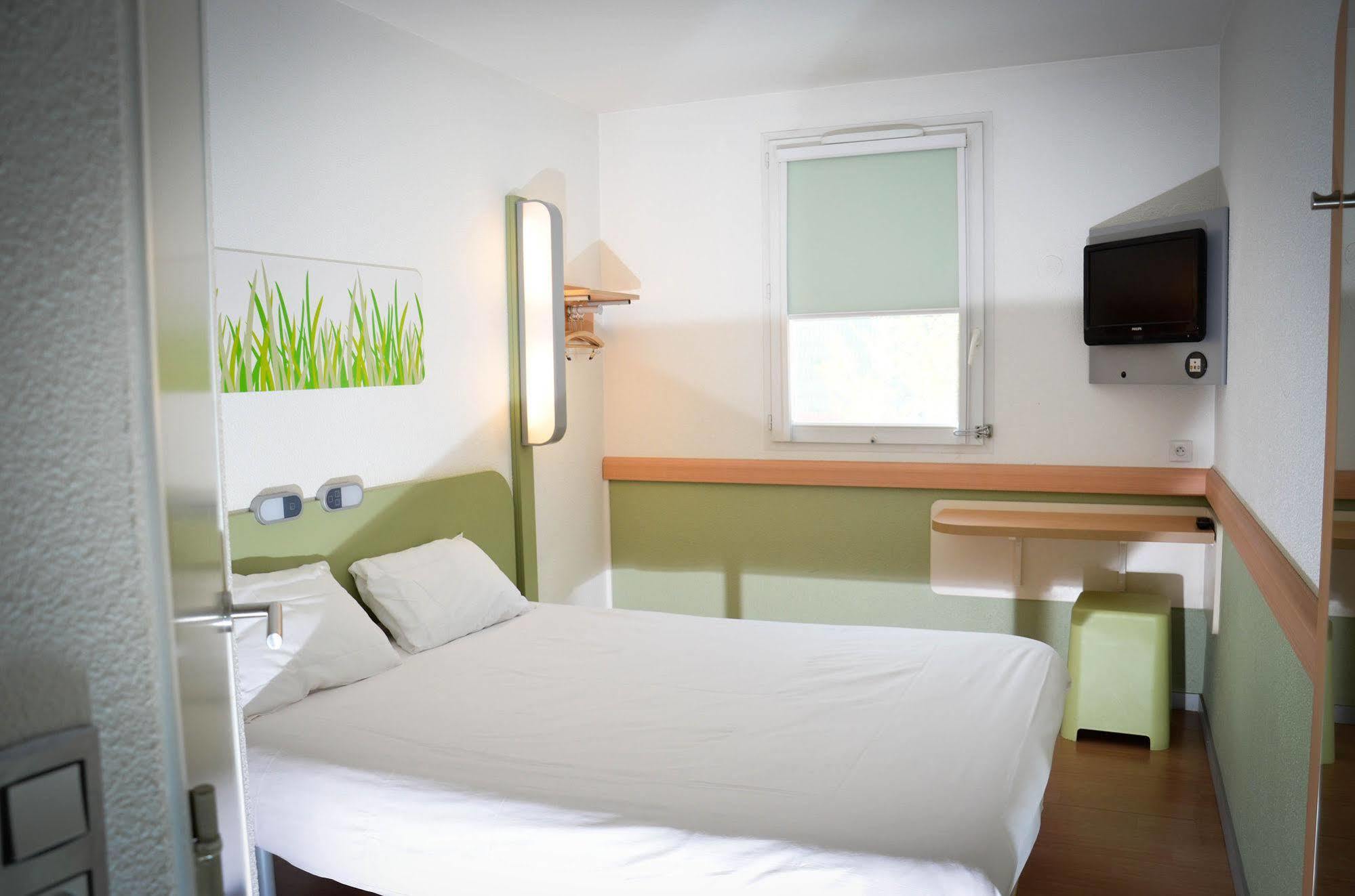 B&B Hotel Aix-En-Provence Meyreuil Sainte-Victoire Esterno foto